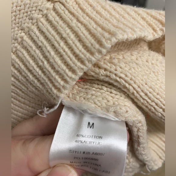 Pink Lily cream sweater - Picture 4 of 5